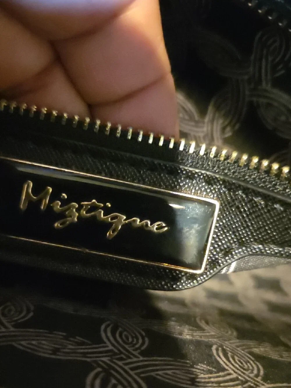 Miztique sleek black